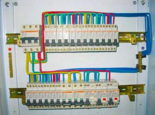 照明配電柜和配電箱中開關電器的選用