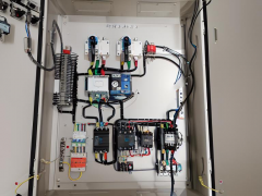 為什么動力柜要連接電機管?